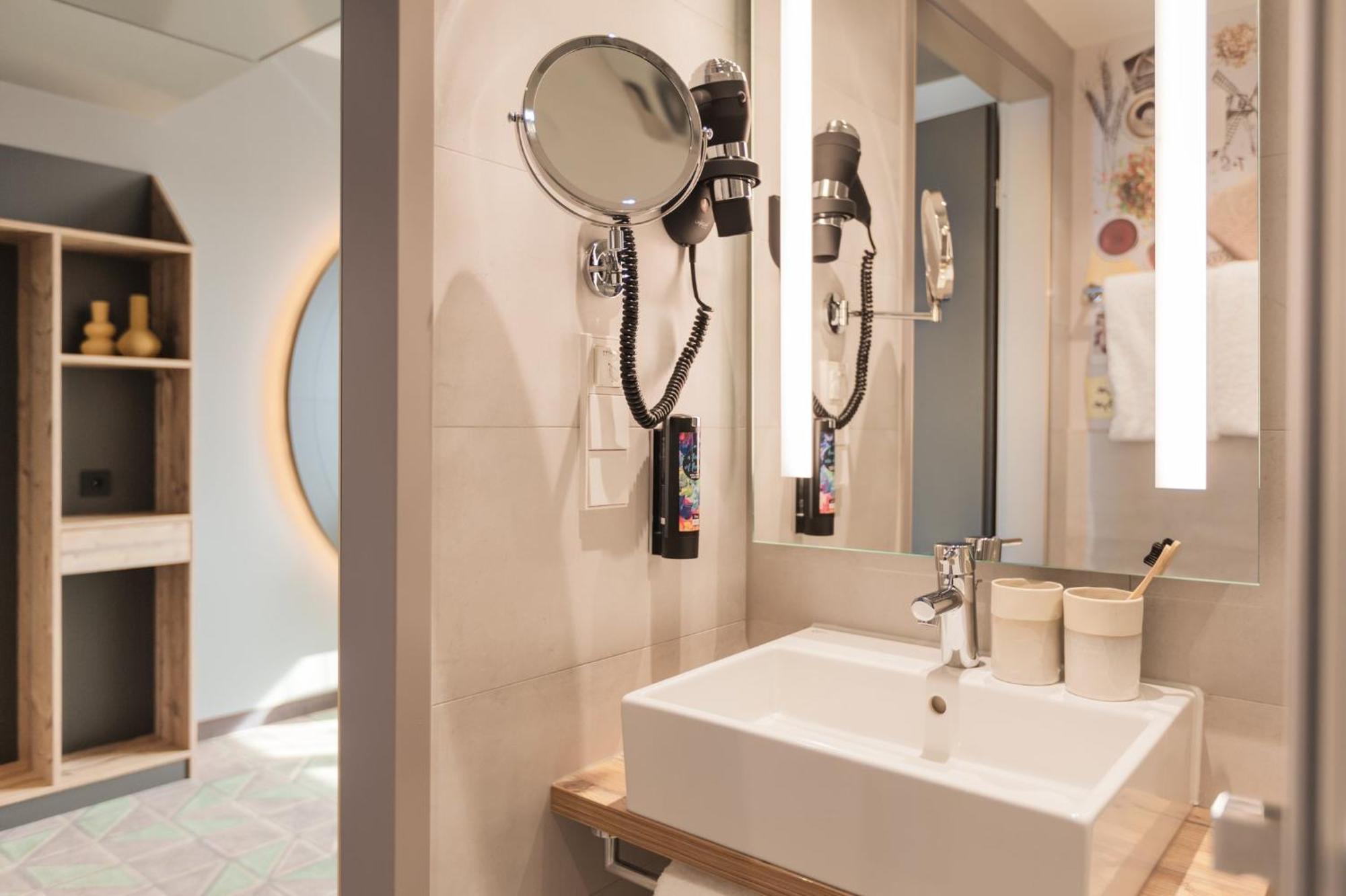 Holiday Inn - The Niu, Mill Cologne Muelheim, An Ihg Hotel 외부 사진